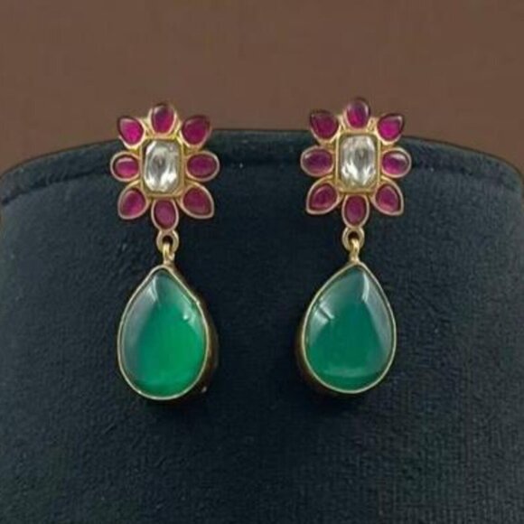 Exclusive Hand Crafted Golden Polish Semi Precious Stone Necklace Earrings Set - Picture 2 of 2